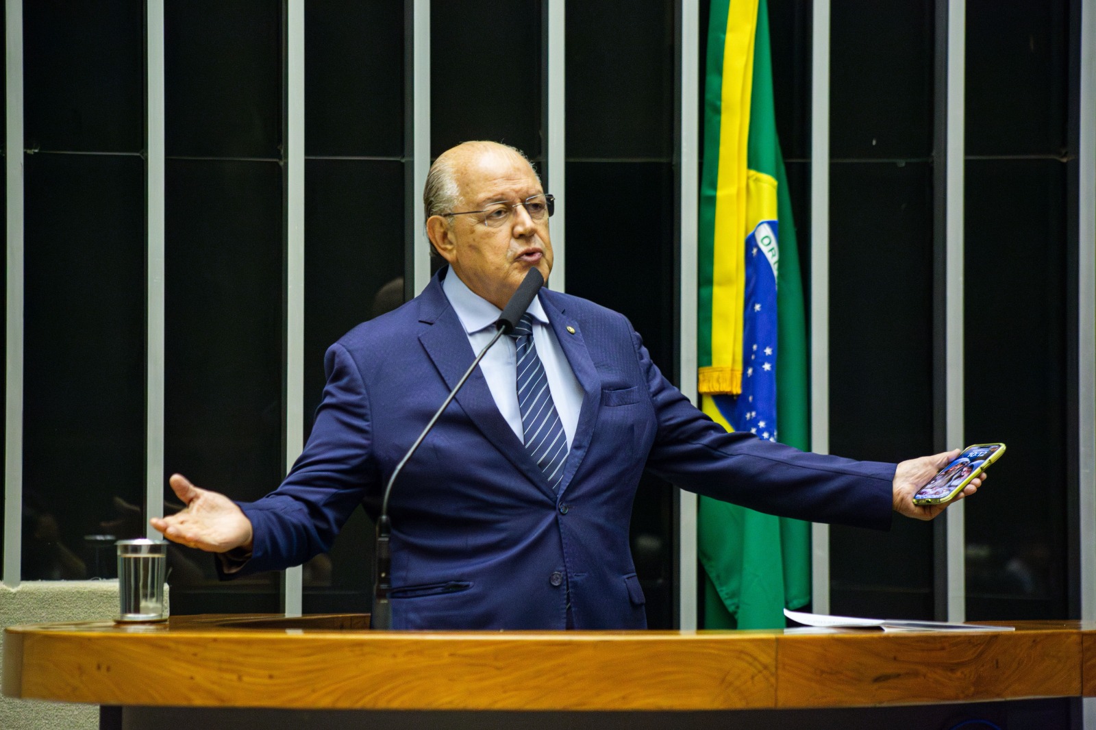 Deputado Hauly critica taxa de juros e cobra redução imediata