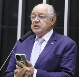 Deputado Luiz Carlos Hauly homenageia o Conselho Nacional de Praticagem pelos seus 50 anos