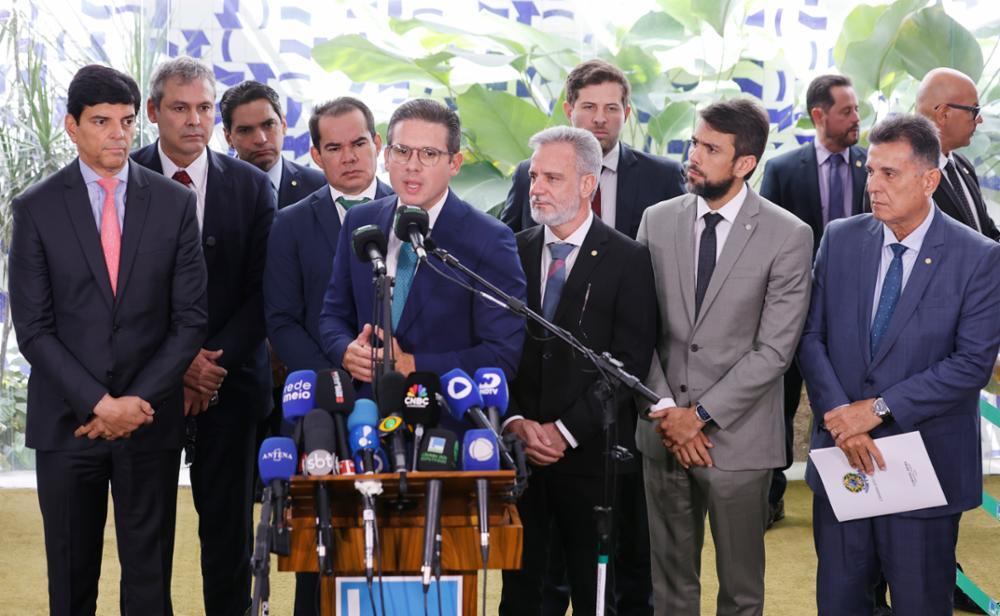 Deputados sugerem alternativa ao aumento de IOF sob ameaça de derrubar decreto do governo