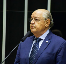 Hauly propõe fundo para fortalecer a saúde pública e salvar Santas Casas