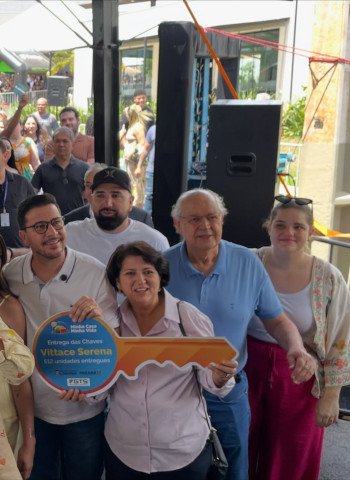 Com apoio do Estado, 512 famílias de Londrina passam a viver em casa própria