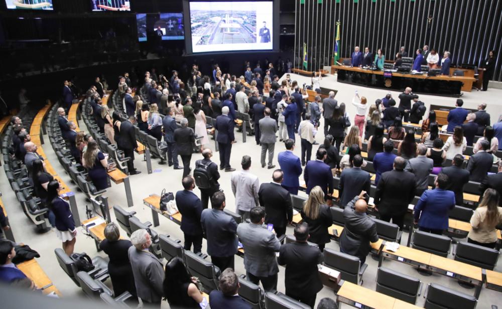 Parlamentares prestam homenagem aos micro e pequenos empresários