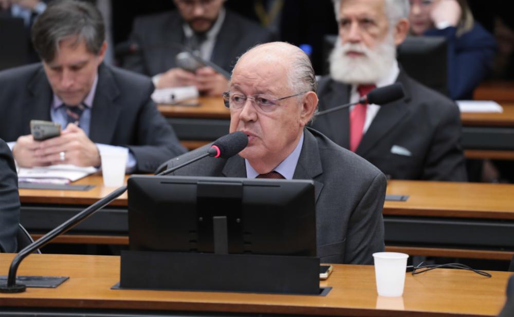 Comissão aprova destruição de documentos originais particulares convertidos em formato eletrônico