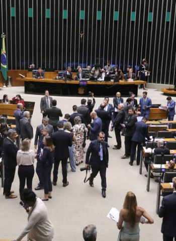 Plenário aprova urgência para quatro propostas