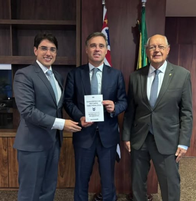 Ministro recebe guia rápido da Reforma Tributária